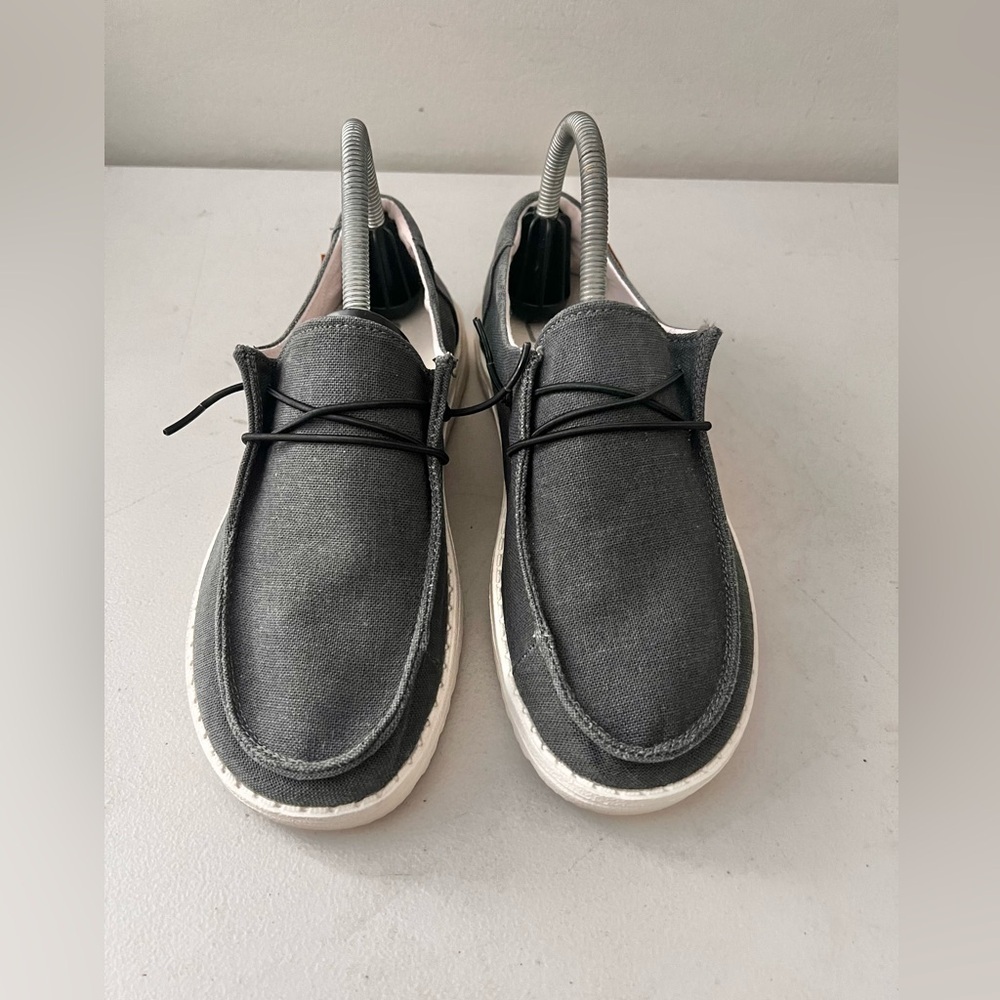 Hey Dude Wendy Chambray Off Black Slip On Loafers Men’s Size 7 - Picture 2 of 6